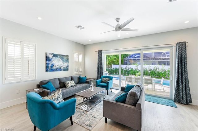 596 111th AVE N, Naples, FL 34108