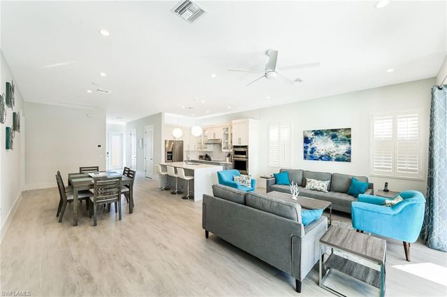 596 111th AVE N, Naples, FL 34108