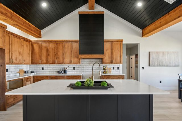 1020 Inka RD, Salado, TX 76571