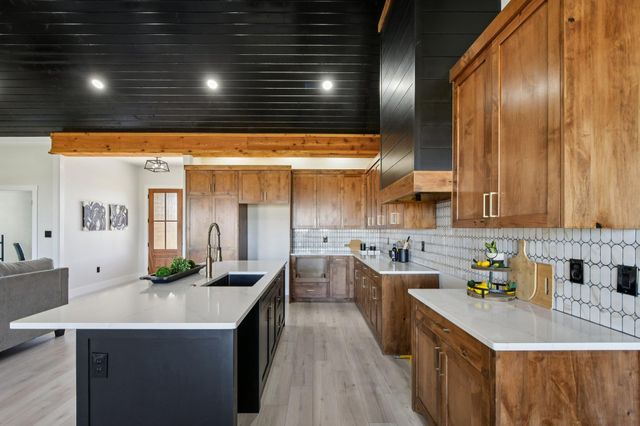 1020 Inka RD, Salado, TX 76571