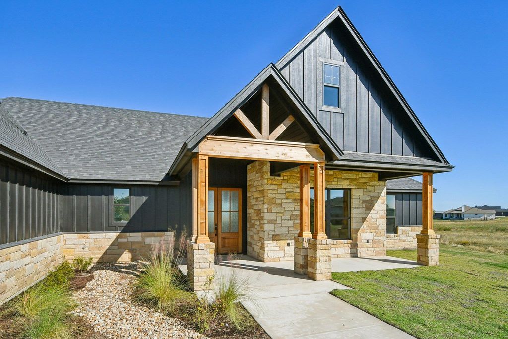 1020 Inka RD, Salado, TX 76571