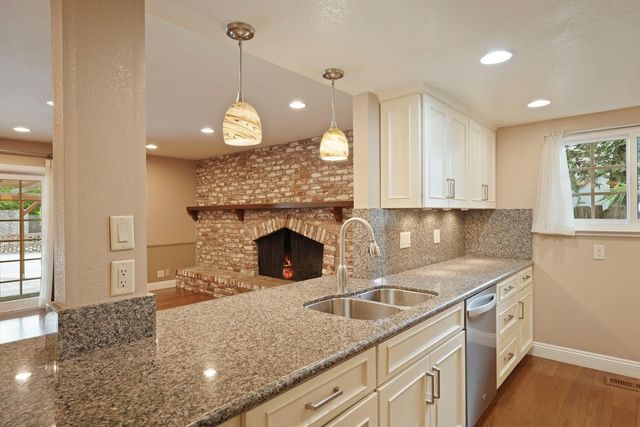 1150 Junewood Ct, Lodi, CA 95242