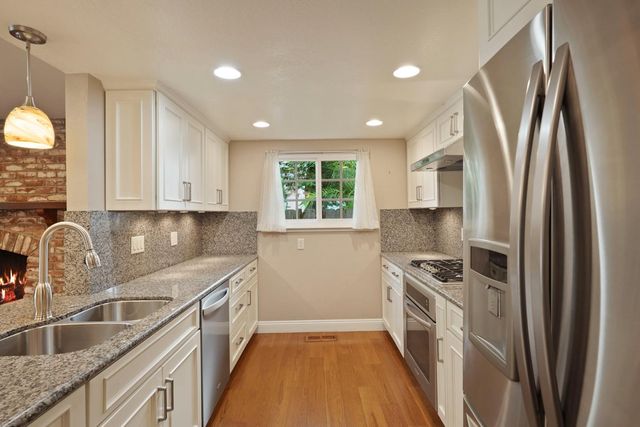 1150 Junewood Ct, Lodi, CA 95242