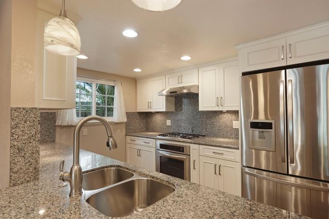 1150 Junewood Ct, Lodi, CA 95242