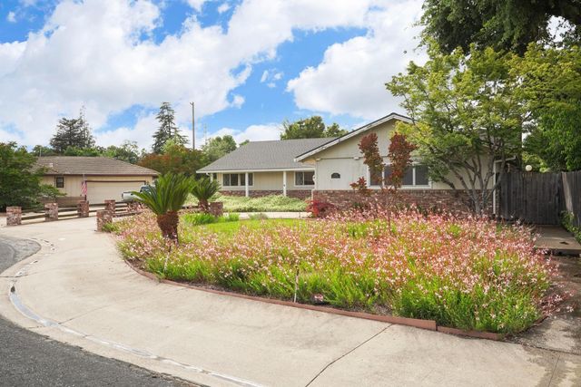 1150 Junewood Ct, Lodi, CA 95242