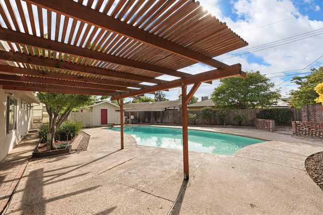 1150 Junewood Ct, Lodi, CA 95242