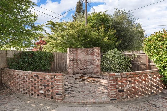 1150 Junewood Ct, Lodi, CA 95242