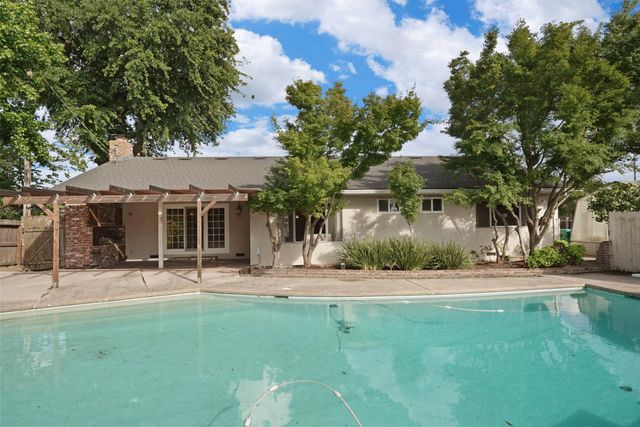 1150 Junewood Ct, Lodi, CA 95242