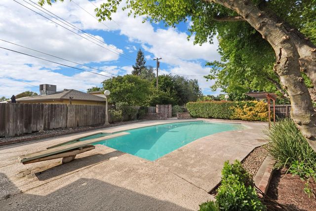 1150 Junewood Ct, Lodi, CA 95242