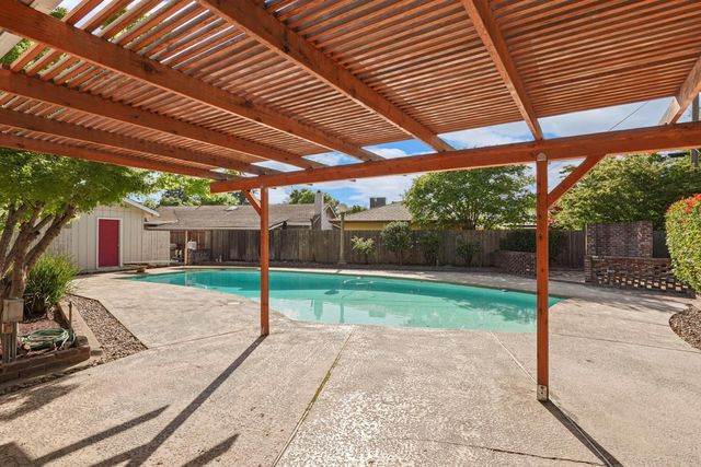 1150 Junewood Ct, Lodi, CA 95242