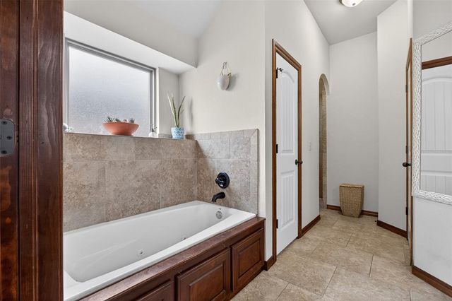 10905 SW 30th Terrace, Yukon, OK 73099