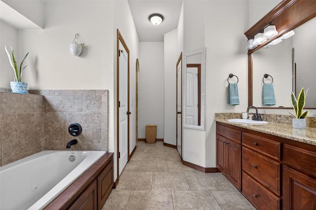 10905 SW 30th Terrace, Yukon, OK 73099