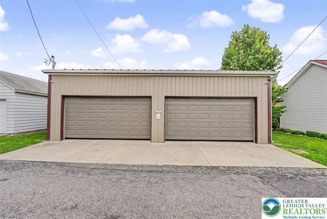 1747 West Union Boulevard, Bethlehem City, PA 18018