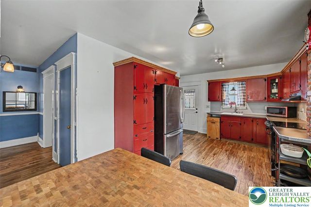 1747 West Union Boulevard, Bethlehem City, PA 18018