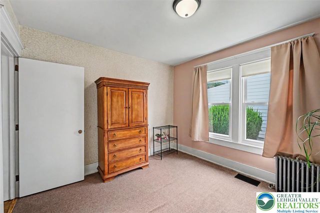 1747 West Union Boulevard, Bethlehem City, PA 18018