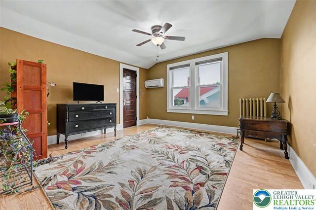 1747 West Union Boulevard, Bethlehem City, PA 18018
