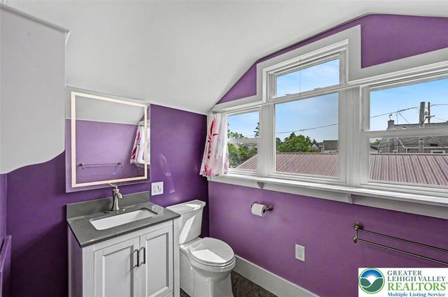 1747 West Union Boulevard, Bethlehem City, PA 18018
