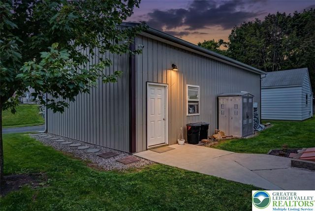 1747 West Union Boulevard, Bethlehem City, PA 18018