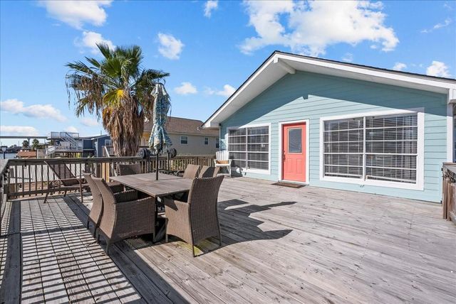 324 Shark Lane, Surfside Beach, TX 77541