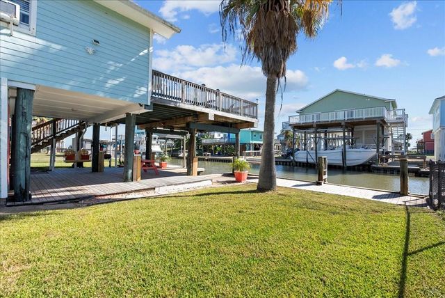 324 Shark Lane, Surfside Beach, TX 77541