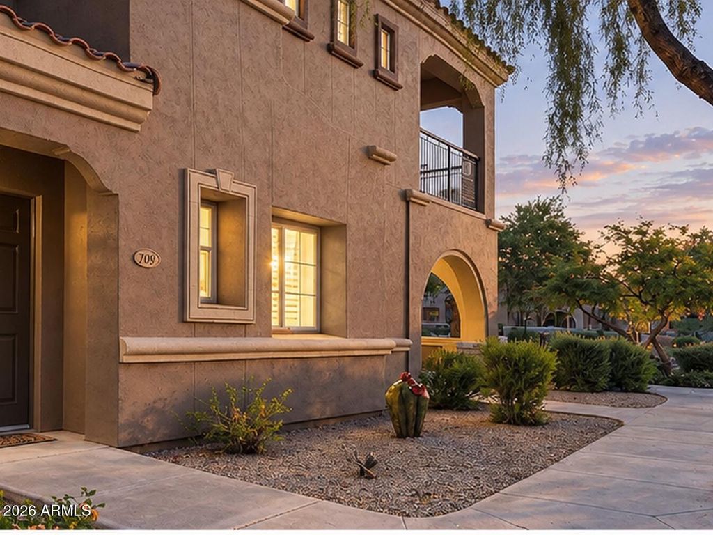 3935 E ROUGH RIDER Road 1106, Phoenix, AZ 85050 — photo 2