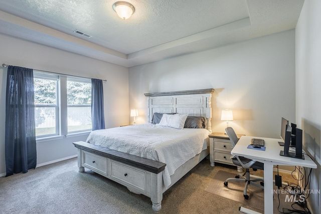 4513 S Dazzle Ave, Meridian, ID 83642