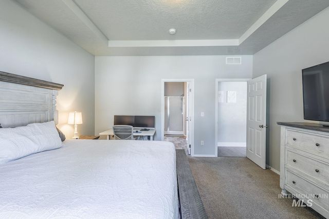 4513 S Dazzle Ave, Meridian, ID 83642