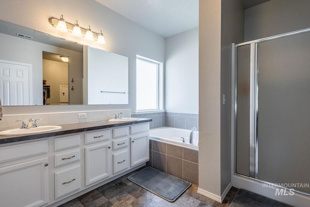 4513 S Dazzle Ave, Meridian, ID 83642