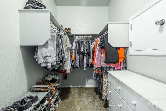 4513 S Dazzle Ave, Meridian, ID 83642