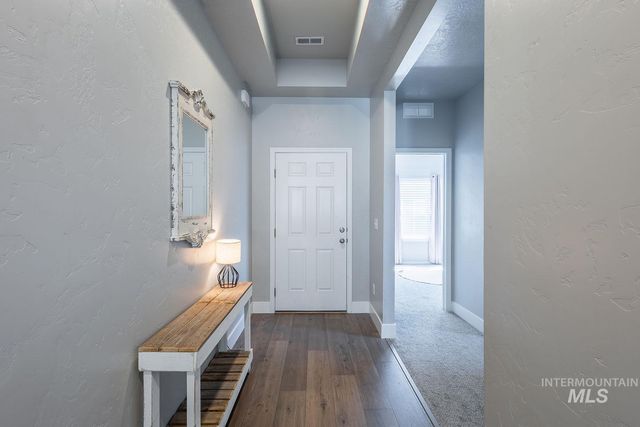 4513 S Dazzle Ave, Meridian, ID 83642