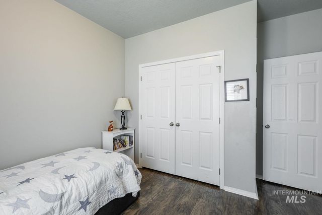 4513 S Dazzle Ave, Meridian, ID 83642
