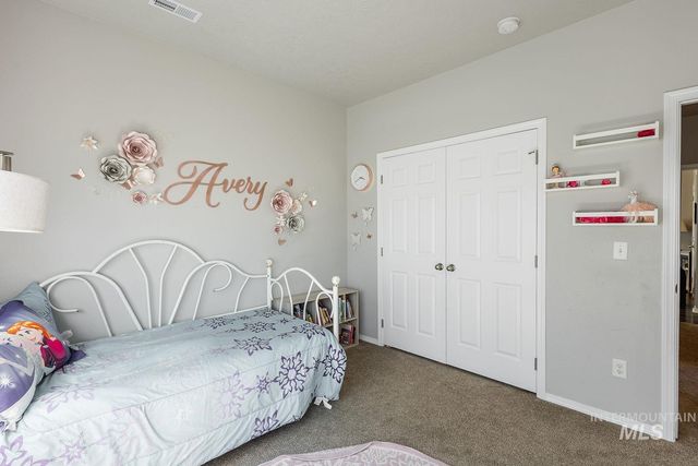 4513 S Dazzle Ave, Meridian, ID 83642