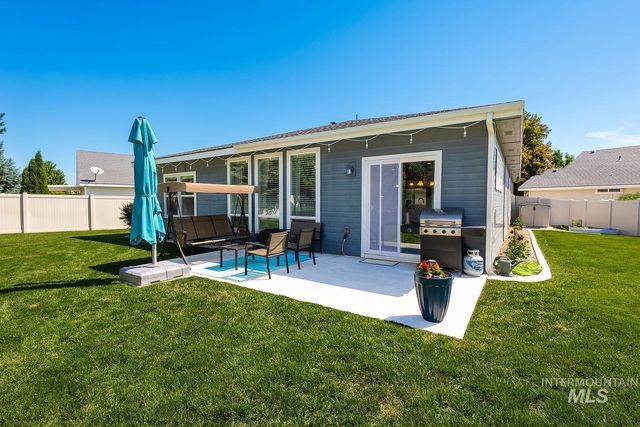 4513 S Dazzle Ave, Meridian, ID 83642