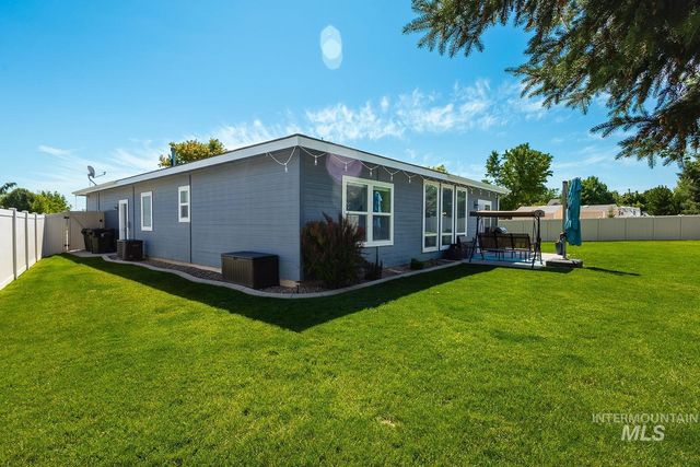 4513 S Dazzle Ave, Meridian, ID 83642
