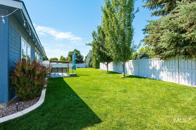 4513 S Dazzle Ave, Meridian, ID 83642