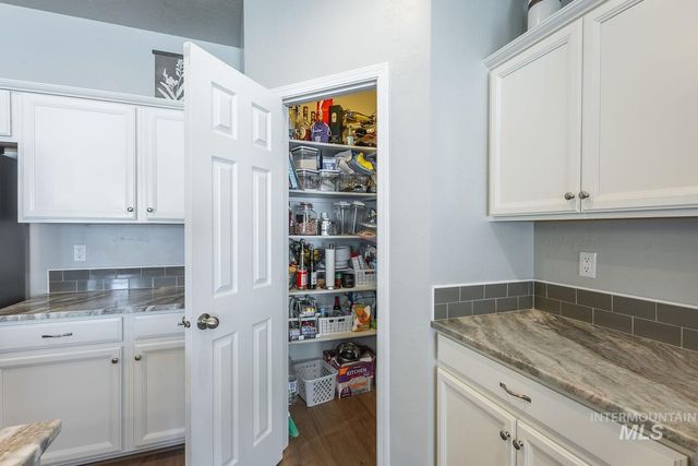 4513 S Dazzle Ave, Meridian, ID 83642