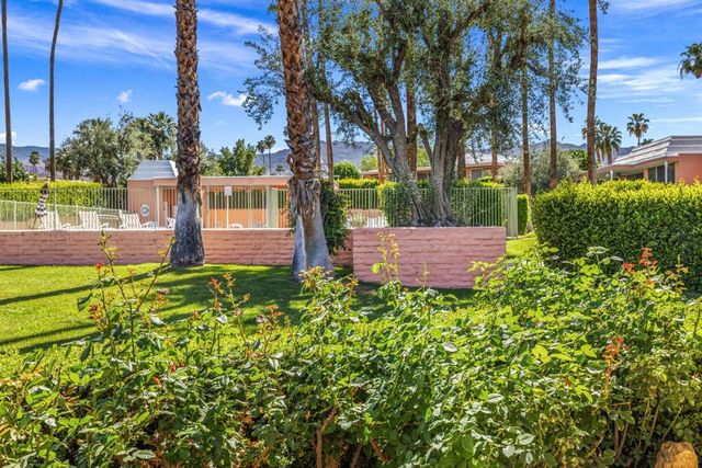 47432 Medina Drive W, Palm Desert, CA 92260