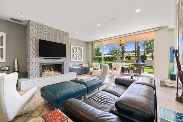 47432 Medina Drive W, Palm Desert, CA 92260