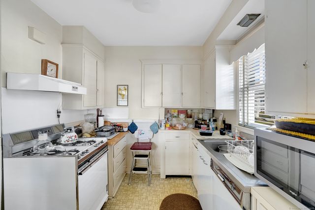 52 Herkimer Street, Waterbury, CT 06710