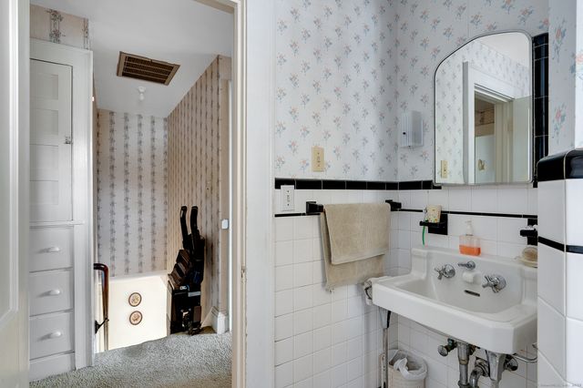 52 Herkimer Street, Waterbury, CT 06710