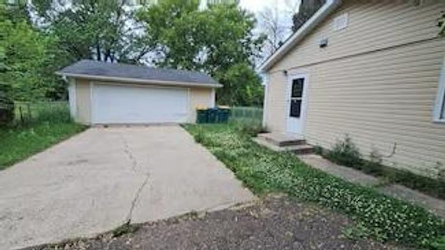 6609 W Broadway Avenue, Brooklyn Park, MN 55428