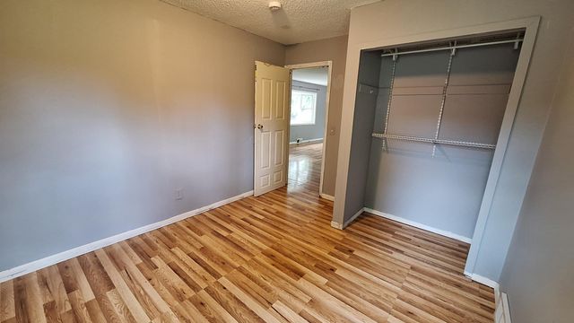 6609 W Broadway Avenue, Brooklyn Park, MN 55428