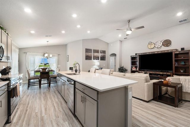 6436 PEBBLEBROOKE WAY, Zephyrhills, FL 33541