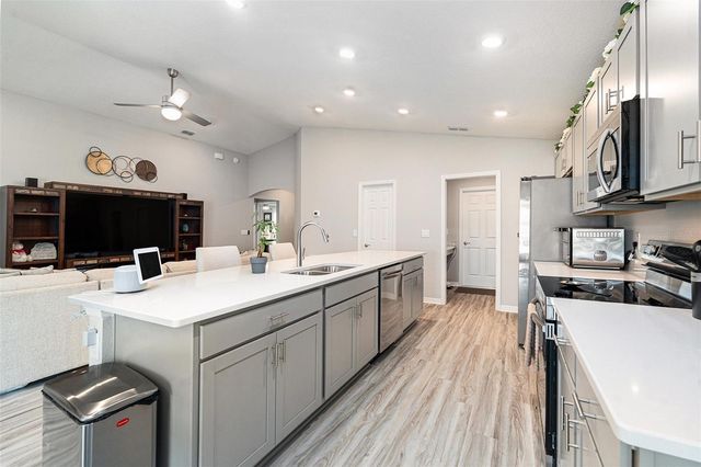 6436 PEBBLEBROOKE WAY, Zephyrhills, FL 33541