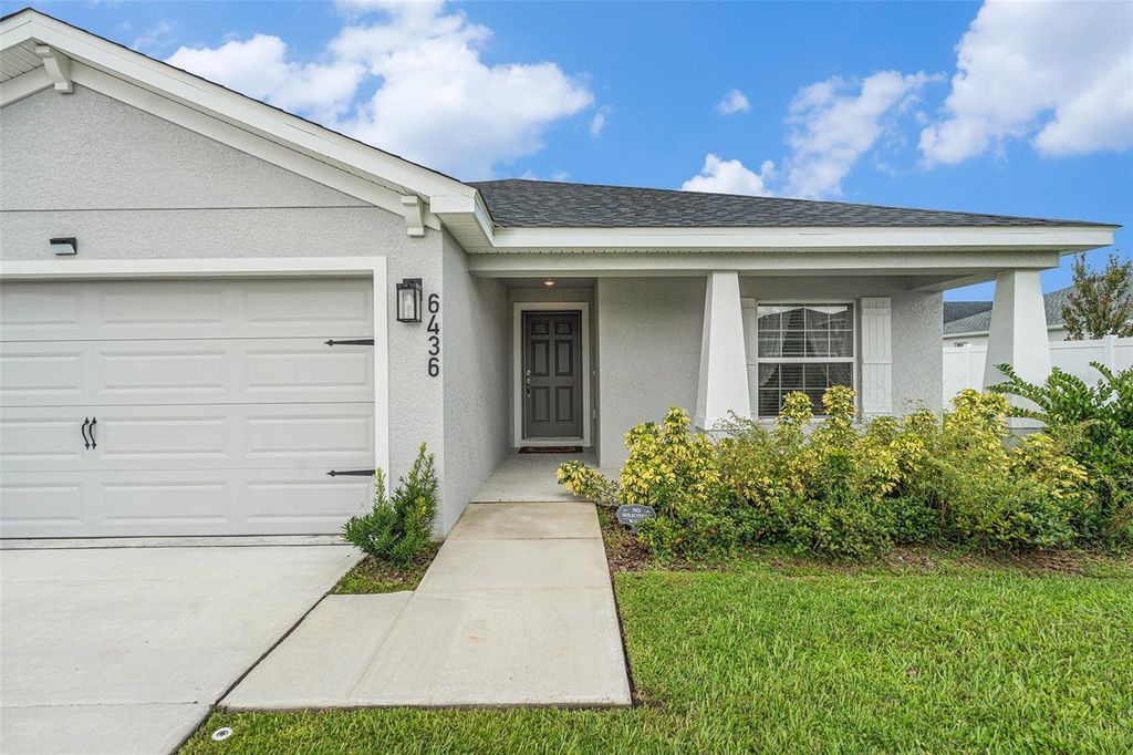 Image 4 of property listing at 6436 PEBBLEBROOKE WAY, Zephyrhills, FL 33541