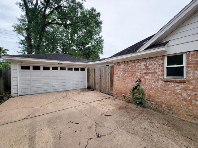 13406 Glen Erica Drive, Houston, TX 77069