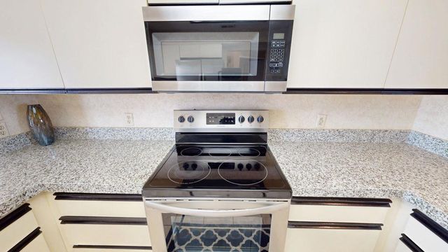 272 Vista Royale Circle E, Palm Desert, CA 92211