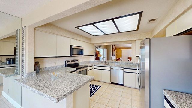 272 Vista Royale Circle E, Palm Desert, CA 92211