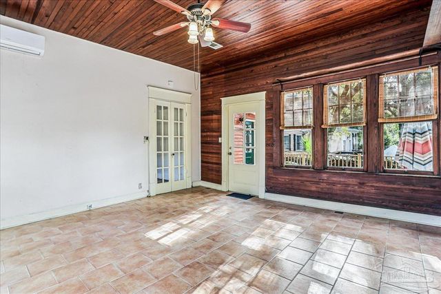 1011 N Reus St, Pensacola, FL 32501