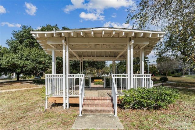 1011 N Reus St, Pensacola, FL 32501